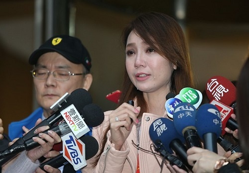 Nữ diễn viên Helen Thanh Đào gây sốc khi nói dối mẹ qua đời