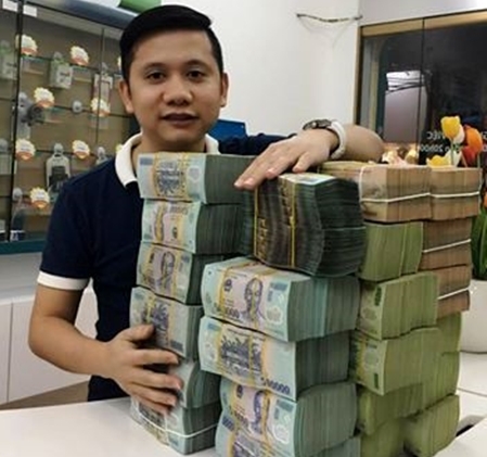Thêm một “siêu sim” được bán giá 9 tỷ đồng trong tháng 1/2017