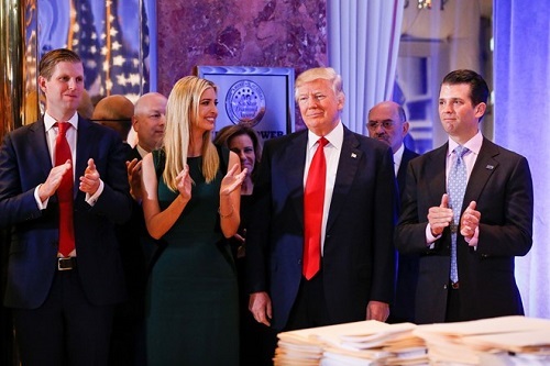 Hàng loạt nghị sĩ đảng Dân chủ tẩy chay lễ nhậm chức của Trump