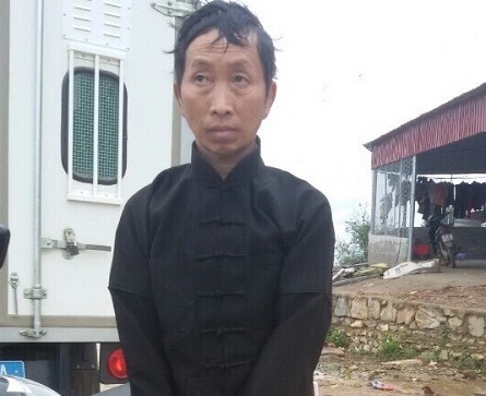 Hà Giang: Hai bố con giết người vì bị ném đá khi đang cúng