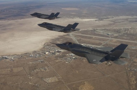 Lầu Năm Góc chi 9 tỷ đô mua siêu chiến đấu cơ tàng hình F-35