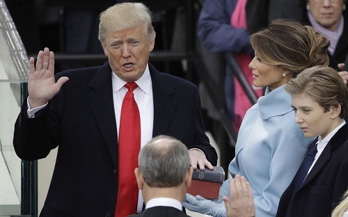 Donald Trump trở thành Tổng thống thứ 45 của Mỹ