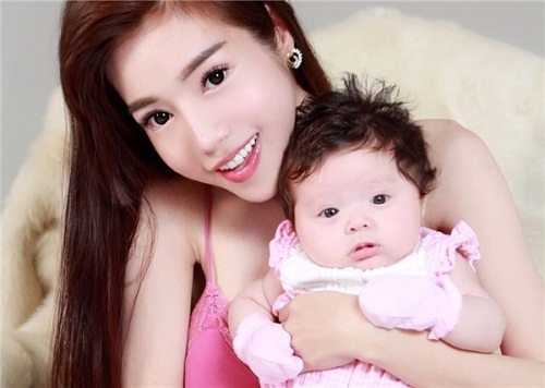 “Ngã ngửa” trước tên thật khác xa “vời vợi” với nghệ danh của các mỹ nhân Việt