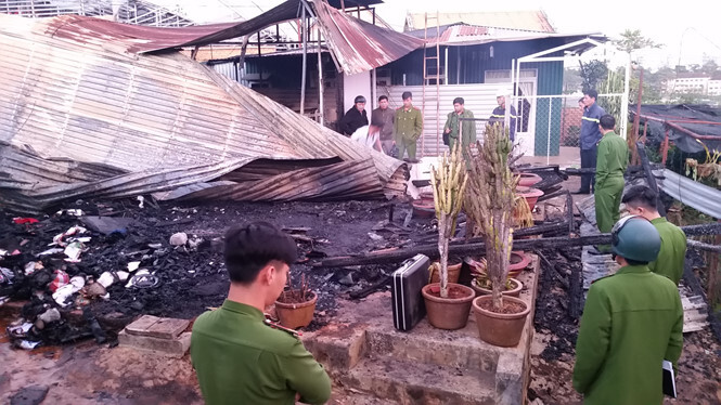 Nấu bánh chưng chiều 29 Tết, 2 cháu nhỏ chết cháy thương tâm