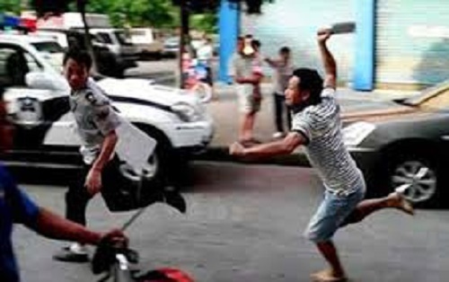 Nghi án bênh con, cha đâm 5 người trọng thương