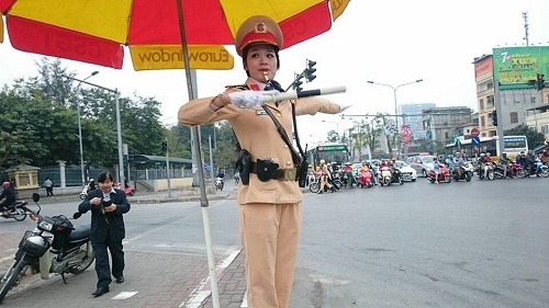 Hà Nội ra quân đảm bảo trật tự an toàn giao thông đầu năm 2017