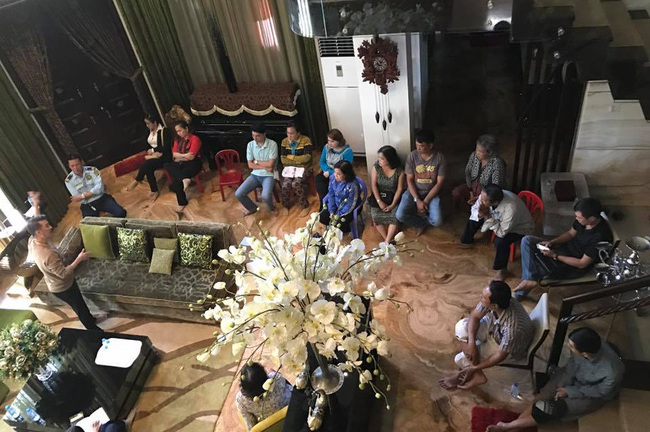 Chủ nợ kéo đến đầy nhà,Đàm Vĩnh Hưng tuyên bố đây là lần cuối trả nợ cho mẹ ruột