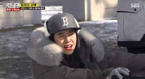 Song Ji Hyo gào khóc vì hình phạt của Running Man