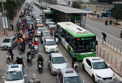 Hà Nội lắp loa tuyên truyền giao thông trên buýt nhanh BRT