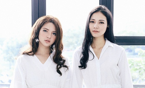 Hoa hậu Trần Thị Quỳnh khoe em gái kém một con giáp như song sinh