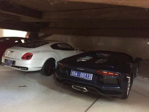  Không thể quy trách nhiệm người chụp ảnh xe biển xanh đồ chơi