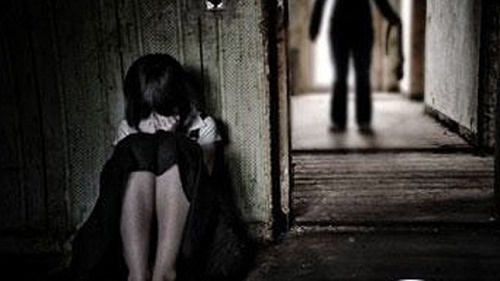 Nghi án thanh niên xâm hại bé gái 8 tuổi rồi trốn lên núi