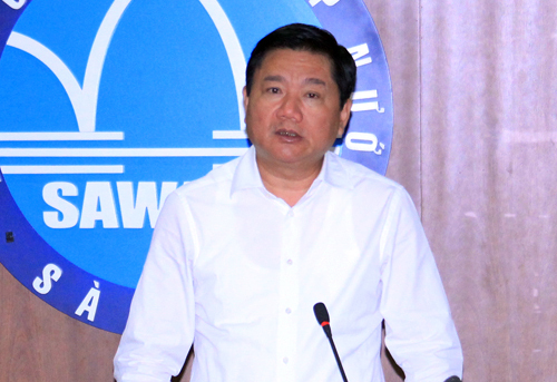 Bí thư Đinh La Thăng yêu cầu giảm giá nước sạch ở thành phố Hồ Chí Minh