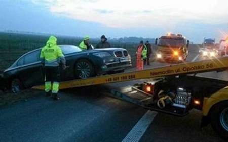 Ôtô tông cây, nữ Thủ tướng Ba Lan Beata Szydlo nhập viện