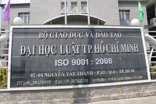 Mang giáo trình photo vào trường, nữ sinh Đại học Luật bị đình chỉ học 1 năm