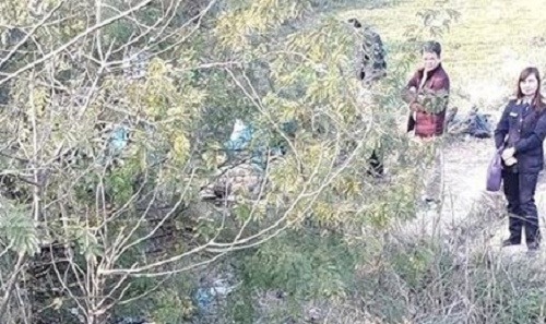 Phát hiện thi thể người đàn ông dưới cánh đồng