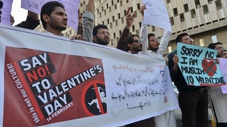 Tòa Pakistan cấm tổ chức kiện, đưa tin về Ngày Valentine