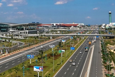 Đề nghị xây dựng cầu đi bộ trước cảng hàng không quốc tế Nội Bài