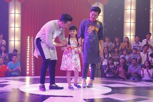 Trấn Thành “đầu hàng” trước thí sinh nhí 6 tuổi Thanh Hà