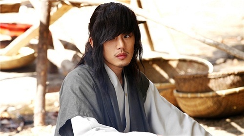 Khám sức khỏe nhập ngũ, Yoo Ah In chẩn đoán có khối u trong xương