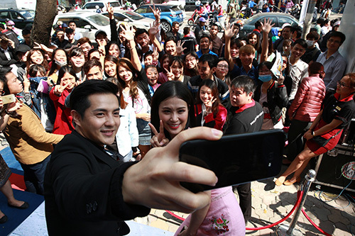 SamSung GalaxyA tạo kỷ lục mới về doanh số của dòng sản phẩm cận cao cấp