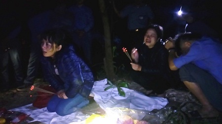 Vụ lật tàu, 3 người chết ở Thừa Thiên Huế: Nước mắt của người vợ