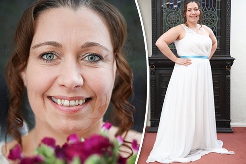 Không tìm được người phù hợp, cô gái 39 tuổi tự kết hôn với chính mình