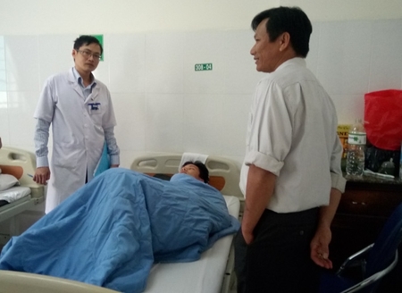 Mâu thuẫn trong bàn nhậu, một giảng viên đánh đồng nghiệp nhập viện