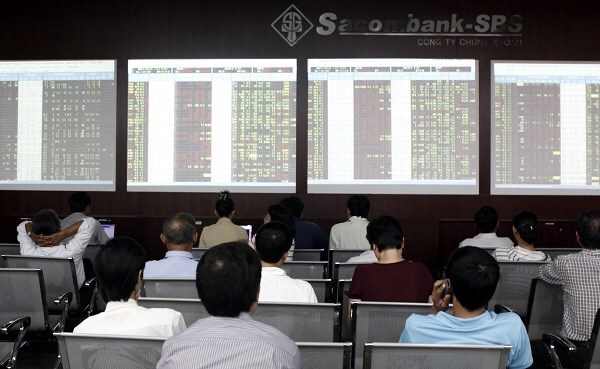 Chấm dứt vai trò của hai cha con ông Trầm Bê tại Sacombank