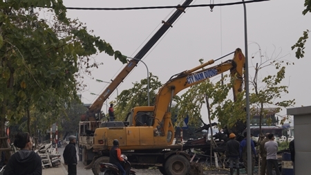 Hà Nội: Tiếp tục di dời, tháo dỡ du thuyền,nhà nổi ở Hồ Tây