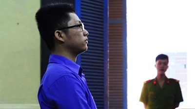 Hẹn nhân viên giao vàng đến nhà để cướp, nam sinh viên lãnh án nặng