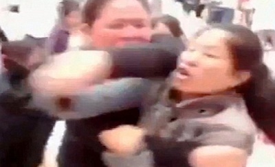 Xác minh thông tin nữ cán bộ tỉnh ủy ẩu đả tại sân trường vì bênh con