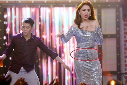 Ngỡ ngàng với những lần để lộ vòng 2 ngấn mỡ của mỹ nhân Việt