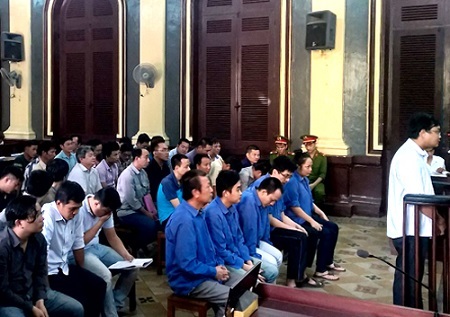 64 bị cáo trong đường dây đánh bạc trăm tỷ hầu tòa