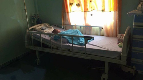 Bé trai bị não úng thủy: Sức khỏe nguy kịch đã được đưa về Việt Nam