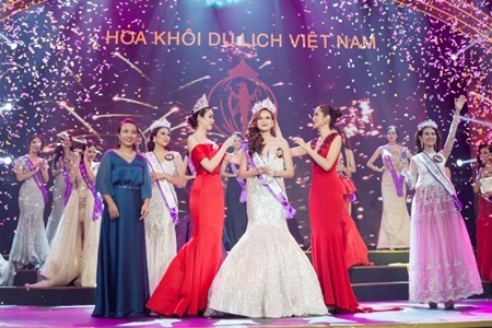 Khánh Ngân The Face đăng quang Hoa khôi Du lịch Việt Nam 2017