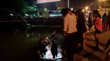 Người đàn ông đi xe đạp rơi xuống sông Hương tử vong