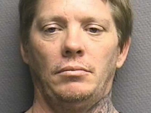 Phẫn nộ người cha ép con gái bán dâm