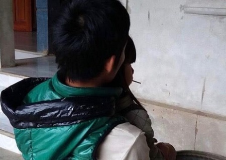 Điều tra vụ bé gái 5 tuổi bị gã hàng xóm 15 tuổi xâm hại