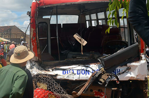 Vụ xe chở học sinh đâm xe tải qua lời kể của nhân chứng