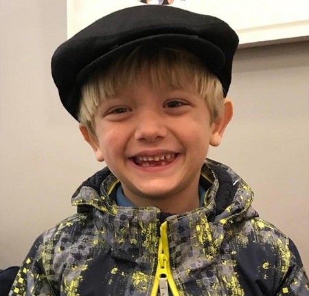 Cháu nội Tổng thống Trump bị gãy chân khi đi trượt tuyết cùng gia đình