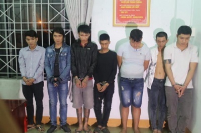 Cảnh sát nổ súng trấn áp gần 40 thanh niên đang dàn trận “huyết chiến”