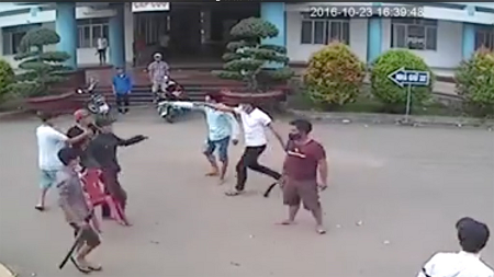 2 nhóm thanh niên hỗn chiến trong đêm, 1 người tử vong