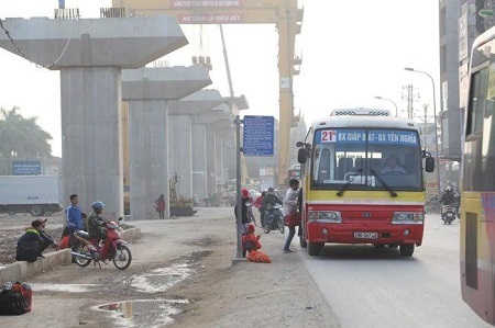 Hà Nội dừng hoạt động 5 tuyến buýt phục vụ cán bộ, công chức