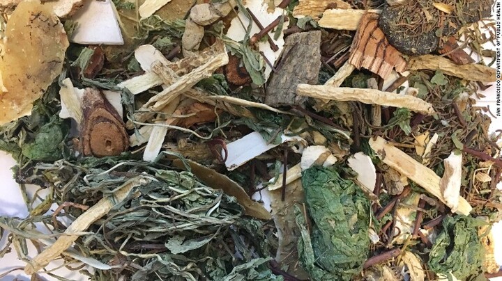 Người phụ nữ tử vong ngay sau khi uống trà thảo dược