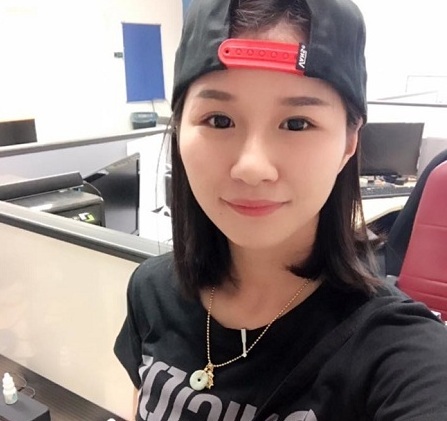 Nữ cảnh sát trẻ Malaysia xinh đẹp đốn tim cộng đồng mạng