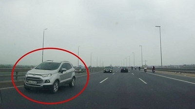 Vụ 5 xe ô tô chạy ngược chiều trên cầu: Xử phạt nữ tài xế