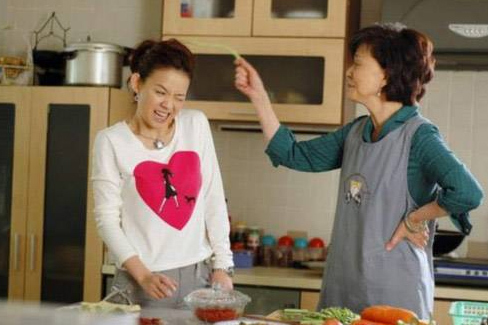 Hai năm về làm dâu nhà người, tôi đã khóc hết nước mắt