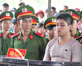Kẻ sát hại vợ, con Trưởng ban dân vận huyện lãnh án tử hình