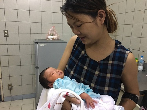 Con chào đời, người phụ nữ 7 năm chạy thận mừng khôn xiết 